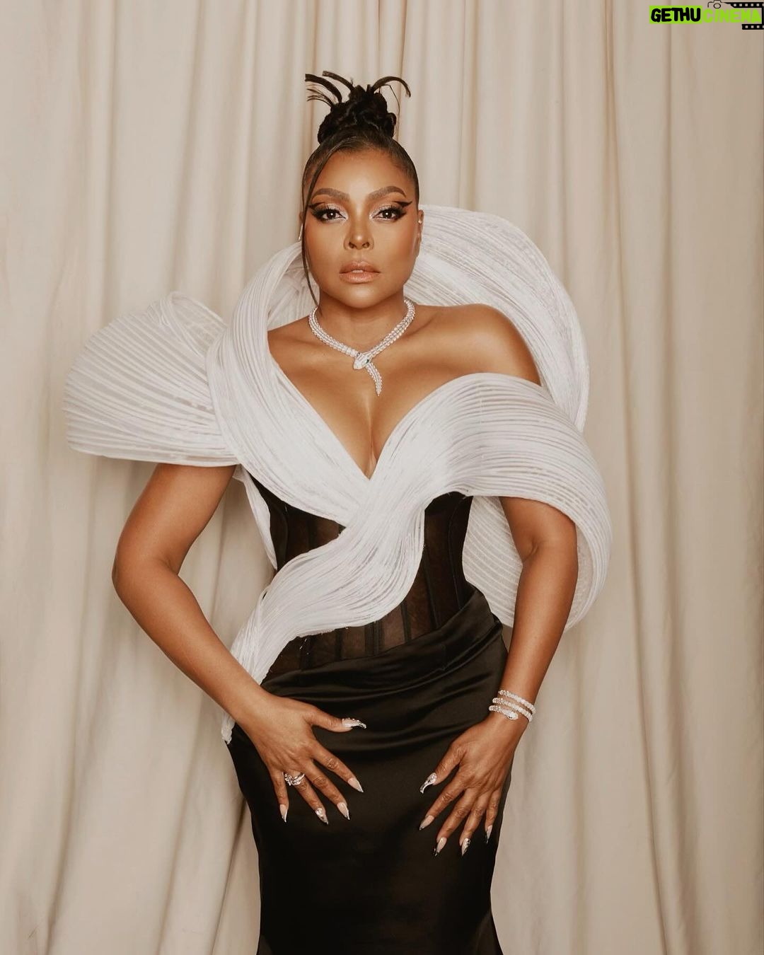 Taraji P. Henson Instagram - So grateful for this historic night and thankful to my @thecolorpurple family. It’s been an honor to create art with you 🖤 #thecolorpurple #worldpremiere Academy Museum of Motion Pictures