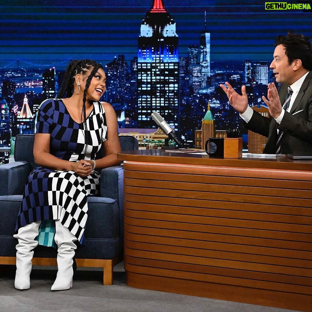 Taraji P. Henson Instagram - Did you catch me thoπππ #Repost from @saishabeecham β’ Did yβall catch @tarajiphenson last night on @fallontonight ??? She looked so pretty ππ Makeup by me! @saishabeecham Stream it if u missed it!!