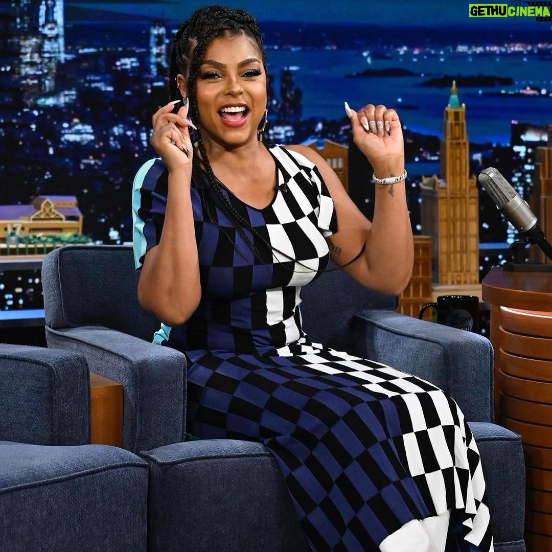 Taraji P. Henson Instagram - Did you catch me thoπππ #Repost from @saishabeecham β’ Did yβall catch @tarajiphenson last night on @fallontonight ??? She looked so pretty ππ Makeup by me! @saishabeecham Stream it if u missed it!!