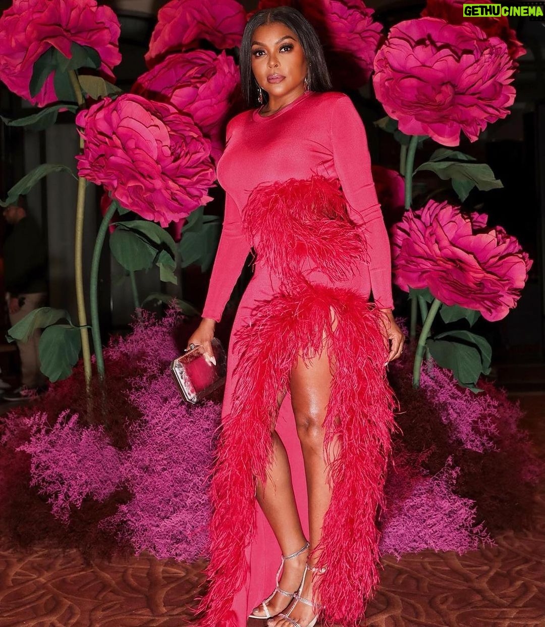 Taraji P. Henson Instagram - 💞💞💞 Repost from @waymanandmicah • Taraji P Henson x Messika Runway Show For Paris Fashion Week Look: @lapointe Glam: @tymwallacehair @officialsheiks @customtnails1 📸 @abdouladjagbe #waymanandmicah #tarajiphenson #messika #lapointe #parisfashionweek