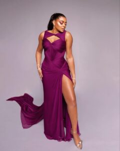Taraji P. Henson Instagram - Excited to be presenting tonight at the #Emmys 🙏🏾✨ Photographer: @mr_dadams Makeup: @saishabeecham Hair: @tymwallacehair Nails: @customtnails1 Stylist: @waymanandmicah Producer: @sauntemakesithappen Products: @tphbytaraji Dress: Custom Atelier @Versace Jewels: @simongjewelry Shoes: @alexandrebirman