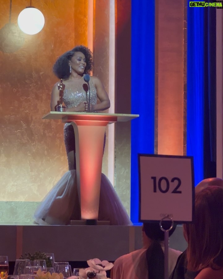 Taraji P. Henson Instagram - What a beautiful night!!!! @im.angelabassett (2nd slide) got her flowers and moved the crowd with her beautiful speech. I wouldn’t have missed it for the world. Thank you @theacademy for giving her her flowers!!! 💜💜💜 Photographer: @samidrasin Makeup: @saishabeecham Hair: @tymwallacehair Nails: @customtnails1 Stylist: @waymanandmicah Producer: @sauntemakesithappen Products: @tphbytaraji