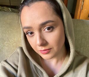 Taraneh Alidoosti Instagram - ‌‌
کاش سلفی گرفتن می‌دانست. 
🤳🏼🙆🏻‍♀️
ممنون از مهربونی همه‌تون.