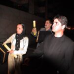 Taraneh Alidoosti Instagram - عکسِ قدیمیِ دیریافته، جناب پناهی، جناب صدرعاملی و من، جشنواره لوکارنو، سال ۲۰۰۲. عکس بعد از مراسم اختتامیه گرفته شده وقتی ما با جایزه هایمان زیر بغل، ماشین برگشت به هتل را پیدا نمیکردیم. :)) حالا عکاسش کیست؟ بابک کریمی 😆 ای روزگار... (با فیلم ”من،ترانه ۱۵ سال دارم” در فستیوال لوکارنو شرکت کردیم. هجده سالم بود)
