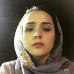 Taraneh Alidoosti Instagram - عزیزان ساکن آلمان، امشب مراسم فرش قرمزی برای سریال شهرزاد در شهر کلن برگزار می‌شود که پیشتر گفته بودم من هم در آن شرکت خواهم کرد. متأسفم که ناچار شدم در آخرین لحظه به خاطر کسالت دخترم از این سفر منصرف شوم. امیدوارم اگر به مراسم رفتید در کنار دیگر هنرمندان خوبمان اوقات خوشی داشته باشید، و امیدوارم بدقولی من را ببخشید. 💐