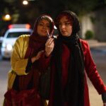 Taraneh Alidoosti Instagram - من و پگاه خانوم در نمایی از «مادر قلب‌اتمی» که هم اکنون در فستیوال برلین قابل رویت است. انشالله قسمت ما هم می‌شود هینجا کنار شما فیلم را ببینیم. به امید آن روز. #taranehalidoosti #pegahahangarani #rezagolzar #mehrdadsedighian #atomheartmother #iranian #movie
