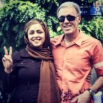 Taraneh Alidoosti Instagram - با پدرم، پشت صحنه "استراحت مطلق" عبدالرضا كاهانى. عكس از مريم تخت كشيان #taranehalidoosti #hamidalidoosti rezakahani #rezaattaran #onset #iraniancinema