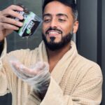 Tareq Al Harbi Instagram - عندك شيب؟ لا تخاف عندي الحل ف 5 دقايق بس! غارنييه صبغة شعر سهلة زي الشامبو, ب 3 خطوات فقط. لتغطية الشعر الابيض 100% في 5 دقايق! خالية من الامونيا و معززة ب زيت الارجان و مستخلص القهوة​ و انت وريني ايش تقدر تسوي ف 5 دقايق!​ #غارنييه_صبغة_سهلة_كالشامبو #خالية_من_الامونيا #تغطية_للشعر_الابيض #haircare @garnierarabia #ad