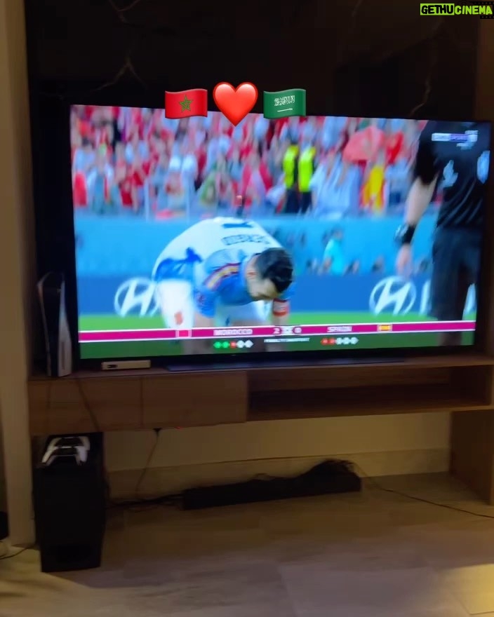 Tareq Al Harbi Instagram - شوفو ردة الفعل وقوة دعائي لمنتخب المغرب اهداء مني للشعب المغربي العظيم احبكم من كل قلبي #المغرب 🇸🇦❤️🇲🇦😂 Riyadh, Saudi Arabia