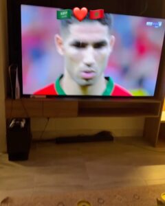 Tareq Al Harbi Instagram - شوفو ردة الفعل وقوة دعائي لمنتخب المغرب اهداء مني للشعب المغربي العظيم احبكم من كل قلبي #المغرب 🇸🇦❤️🇲🇦😂 Riyadh, Saudi Arabia