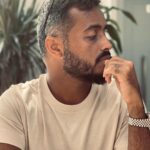 Tareq Al Harbi Instagram - ياهلا ومرحبا فييييكم والله مشتاق لكم ومشتاقين لعباره حلوه نعرفها كلنا اذا سمعناها يصير ازعاااج حلو 😍🔥 مين المحقق الذكي اللي يكتب العباره في الكوممنت 🤔 Jeddah, Saudi Arabia