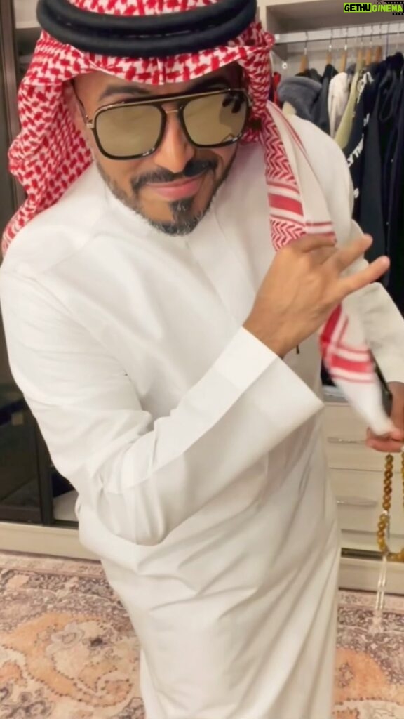 Tareq Al Harbi Instagram - اللوك الخرافي لرمضان والعيد من #مهيار! عندهم كل شي من أثواب جاهزة عالية الجودة وكل اللي تحتاجه ‏@mihyararabia ‏Mihyar.com #أنا_اخترت_مهيار #السنة_غير #ad