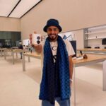 Tareq Al Harbi Instagram - متجر هواوي الرئيسي بواجهة الرياض شي يستحق الزيارة! كن أول من يختبر أكبر متجر رئيسي لهواوي في الخارج واستعد لمشاريع جديدة ومثيرة بالإضافة إلى العروض الحصرية لمدة محدودة على HUAWEI P50 Pro و HUAWEI P50 Pocket و HUAWEI MateBook E والمزيد من منتجات HUAWEI المذهلة @huaweimobileksa @huaweiarabia #HUAWEIP50Pro #HUAWEIP50Pocket #HalaRiyadh #ad