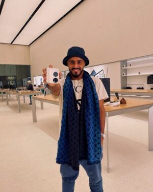 Tareq Al Harbi Instagram - متجر هواوي الرئيسي بواجهة الرياض شي يستحق الزيارة! كن أول من يختبر أكبر متجر رئيسي لهواوي في الخارج واستعد لمشاريع جديدة ومثيرة بالإضافة إلى العروض الحصرية لمدة محدودة على HUAWEI P50 Pro و HUAWEI P50 Pocket و HUAWEI MateBook E والمزيد من منتجات HUAWEI المذهلة

@huaweimobileksa @huaweiarabia
#HUAWEIP50Pro #HUAWEIP50Pocket #HalaRiyadh
#ad