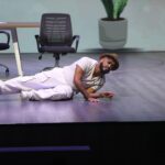 Tareq Al Harbi Instagram - مسرحية مسفر الرئيس التنفيذي من أجمل التجارب ولله العظيم أستمتعت وضحكت من قلب شكراً كل الحضور شكراً كل زملائي 😍