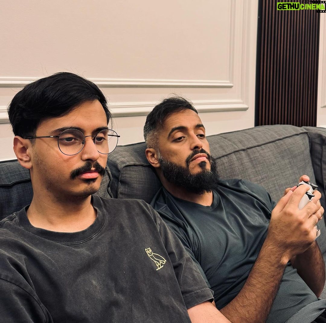 Tareq Al Harbi Instagram - آخر العنقود عبود عبر الزمن ❤️