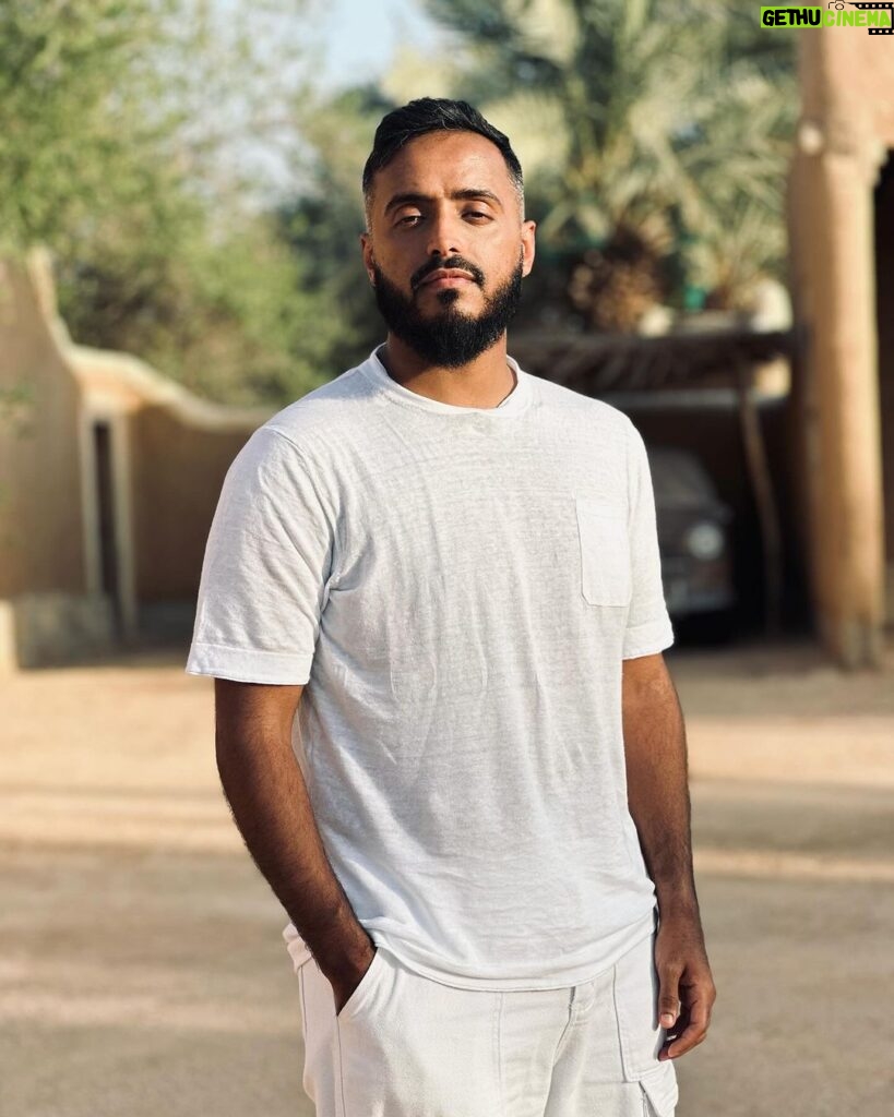 Tareq Al Harbi Instagram - من يحب الصيف ؟🌴☀ Riyadh, Saudi Arabia