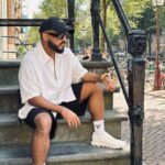 Tareq Al Harbi Instagram - خلاااص إنتهت السفره والإجازه ونرجع للرياض بإذن الله ونبدأ عروض مسرحيتنا في القصيم . أول مره في حياتي ازور القصيم 😍❤️