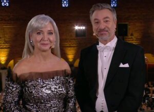 Tareq Taylor Instagram - Att få uppleva Nobelbanketten var en oförglömlig och ärofylld stund. Jacob Holmström och Annie Hässelstads meny var helt otrolig, varje rätt var som en konstnärlig skapelse, noga utvald och kombinerad till perfektion. 
Att dela denna magiska kväll med en gammal vän och kollega som Pernilla Månsson Colt gjorde upplevelsen ännu mer speciell. ❤️