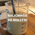 Tareq Taylor Instagram - Annons för egen verksamhet Snart är det dags att fira alla våra fantastiska pappor! Vad passar inte bättre än ett superenkelt recept på hemlagad majonnäs till pappas speciella dag 😄 Och jag har ett litet tips till er som vill ge er papps en extra fin present i år - en otrolig stavmixer från Bamix Tareq Taylor Edition, som gör matlagning från grunden så enkel som möjligt. Läs mer på: www.homebytareqtaylor.com