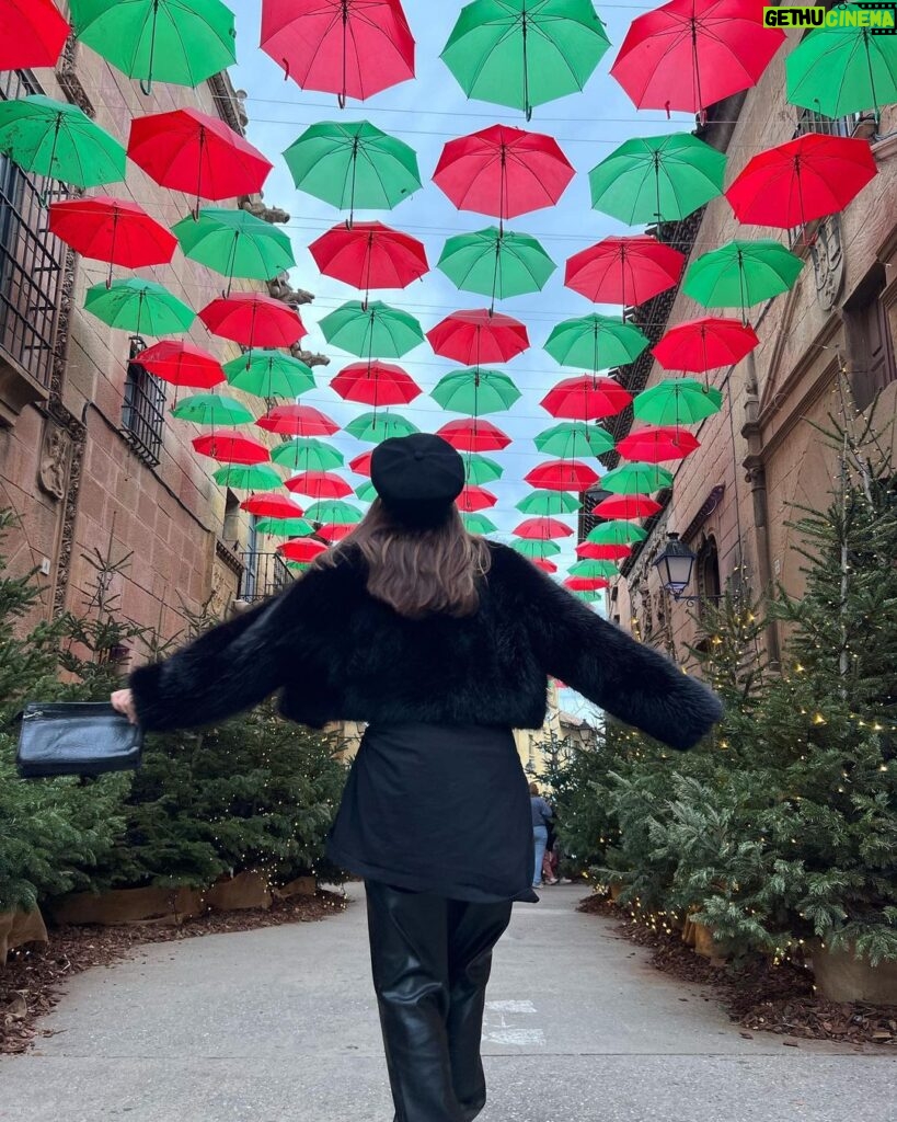 Tatiana Mingalimova Instagram - Пусть дела у вас в новом году будут НЕ как на второй фотке