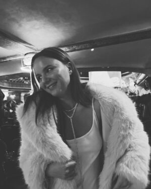 Tatiana Mingalimova Instagram - Завершаю этот год максимально красиво ✨♾ 
Я купила это платье в начале лета и запасала его на романтическое свидание где-нибудь на Коста-Брава. Вечера так и не случилось тогда, но случился под завершение года на концерте!