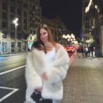 Tatiana Mingalimova Instagram - Завершаю этот год максимально красиво ✨♾ Я купила это платье в начале лета и запасала его на романтическое свидание где-нибудь на Коста-Брава. Вечера так и не случилось тогда, но случился под завершение года на концерте!