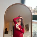 Tatiana Mingalimova Instagram - Здесь должен играть трек Goodnight moon от Shivaree, но у меня ещё нельзя ставить песни на карусель, поэтому просто представьте его в голове и листайте 🍉