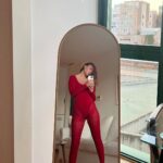 Tatiana Mingalimova Instagram - Здесь должен играть трек Goodnight moon от Shivaree, но у меня ещё нельзя ставить песни на карусель, поэтому просто представьте его в голове и листайте 🍉