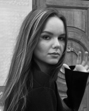 Tatiana Mingalimova Instagram - Рома, извини, у меня самолёт 👻