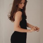 Tatiana Mingalimova Instagram - В один день Татьяна, в другой Танюша, в третий Танечка. Для кого-то вовсе Тата, Таточка, Таня. Кем бы я не была я это я, и разные части меня В детстве расстраивалась, что меня зовут не Роза, как героиню Титаника, а потом, что не Радмила, татарское имя, которое я люблю. Сегодня я с гордостью и теплотой ношу своё. Всех причастных Танюш — с праздником! Фото сделала чудесная Маша @maksakmaria спасибо тебе, бусинка!