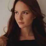Tatiana Mingalimova Instagram - В один день Татьяна, в другой Танюша, в третий Танечка. Для кого-то вовсе Тата, Таточка, Таня. Кем бы я не была я это я, и разные части меня В детстве расстраивалась, что меня зовут не Роза, как героиню Титаника, а потом, что не Радмила, татарское имя, которое я люблю. Сегодня я с гордостью и теплотой ношу своё. Всех причастных Танюш — с праздником! Фото сделала чудесная Маша @maksakmaria спасибо тебе, бусинка!