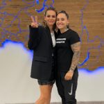 Tatyana Minzhurenko Instagram - Нужно учиться у лучших! И я учусь🫂 Однажды эта маленькая девочка мечтала стоять на сцене и мечтала, чтобы ее родители гордились ею👏🏻 Сбылось🙏🏻 Спасибо @annakhilkevich за тот достойный пример как надо 🔥У тебя еще многому можно научиться , спасибо что вдохновляешь🥹 Еще вчера я смотрела @annakhilkevich по телевизору, а сегодня я поднимаю ее на руки 😂 Спасибо @insight.people за такие возможности , за то что объединяете людей , за этот путь блогера и просто достойного человека 🔆 Скажу так , я начинала с самых низов, я не дочка богатых родителей , у меня нет того кто все мне покупает , я сама и я горжусь этим , я пример того что любой человек сможет , если захочет и будет действовать 🔥 Действуй 🙏🏻