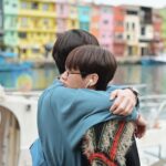 Tawan Vihokratana Instagram – Hugs matter 💙💛
#nikonzf