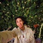 Tawan Vihokratana Instagram - มิตรภาพ โอกาส ความรัก ความหวังดี คือของขวัญทีน่ารักที่สุดในปีนี้ ขอบคุณทุกคนมากๆนะครับ see you 2024 💙🌞