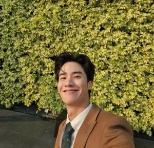 Tawan Vihokratana Instagram - ดู Sunset แต่ใจอยู่ที่ Sunrise 🌅