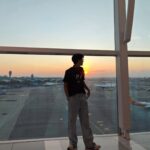 Tawan Vihokratana Instagram - นั่งรอผู้ปกครอง