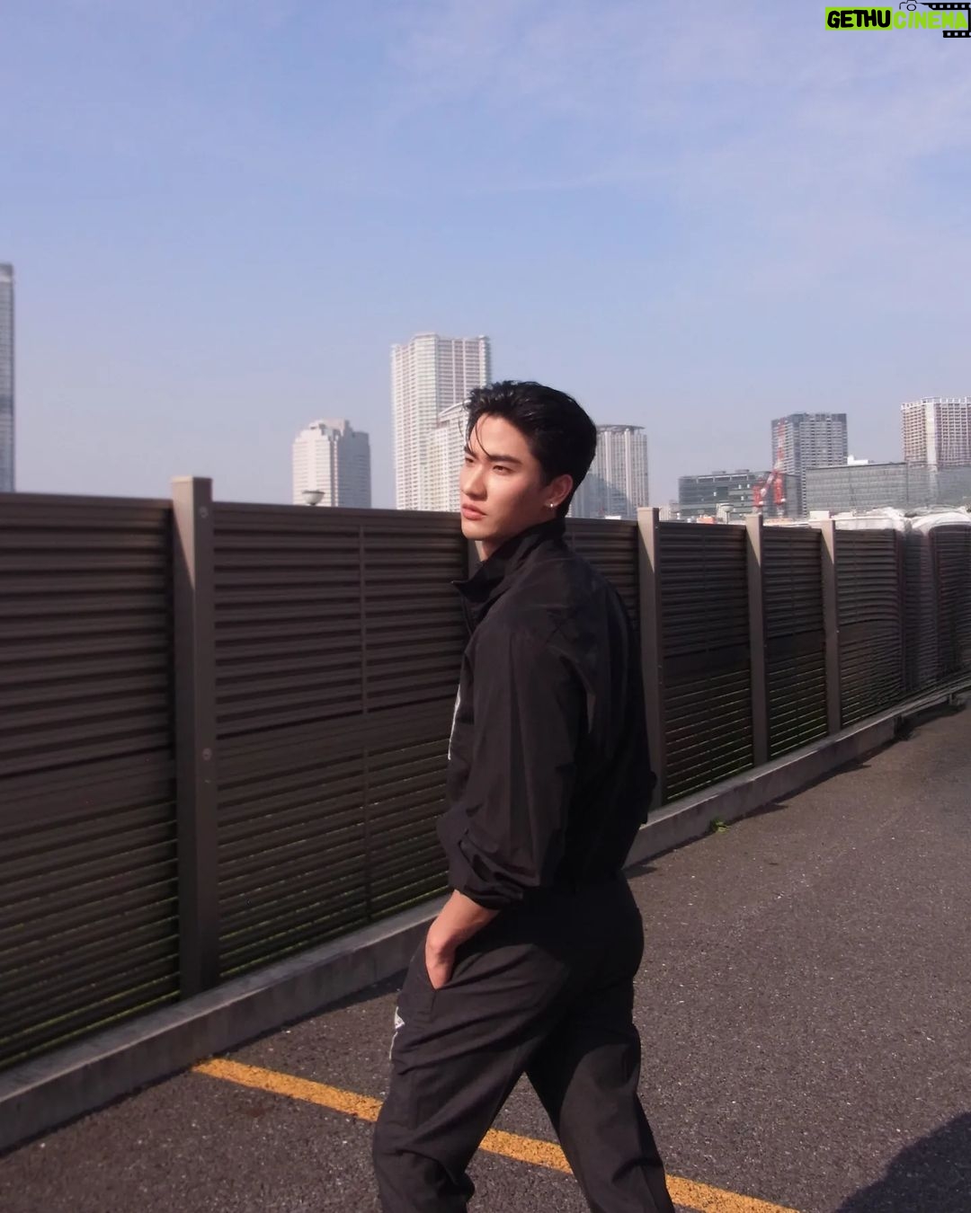 Tawan Vihokratana Instagram - Always turn black.