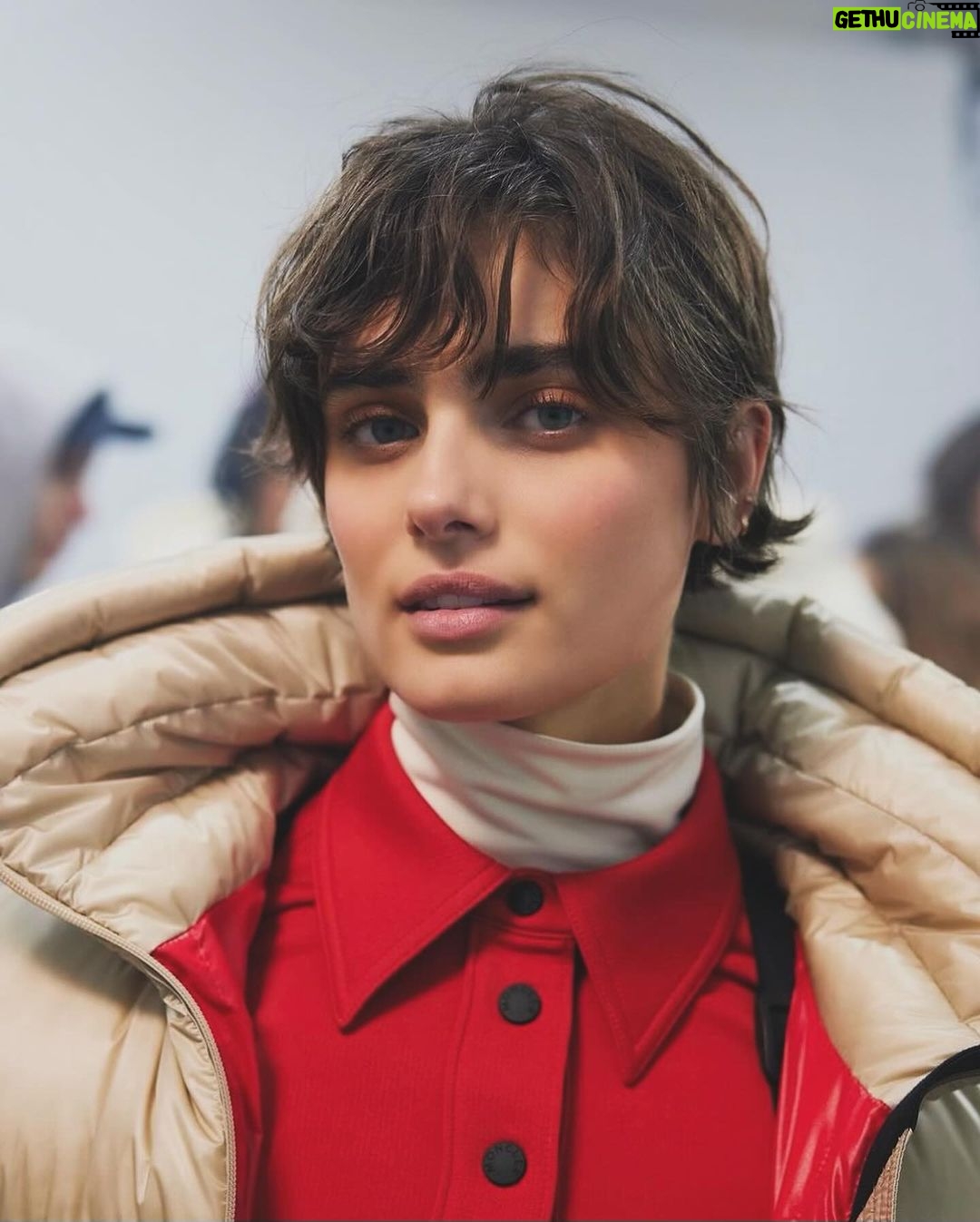 Taylor Hill Instagram - Thank you @moncler for having me in your show! Felt like a ❄️🐰 and a huge thanks to the team that made it happen @piergiorgio @sammcknight1 @lauren.parsons 🩵🤍 St. Moritz, Switzerland