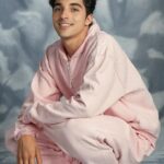 Taylor Zakhar Perez Instagram – Who’s taking you home in the 90s? Idk who tf this cat is. #AIyearbook