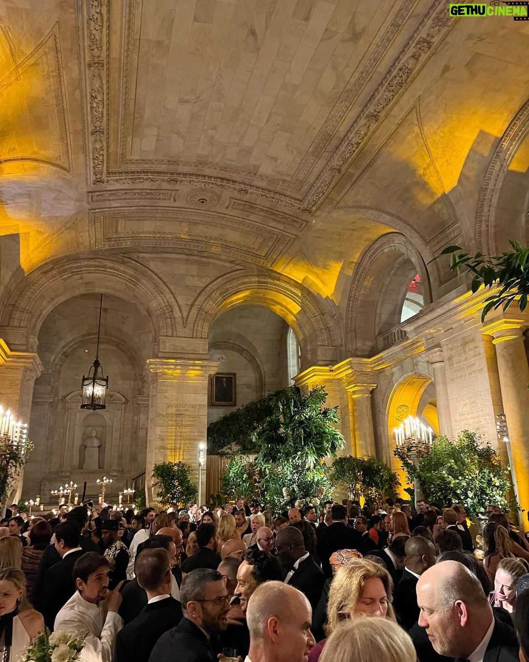 Taylor Zakhar Perez Instagram - What a powerful evening with The Clooney Foundation last night. It was heroism at its finest and proves it just takes one person to create lasting change in this world. And thank you @donatella_versace for always standing up for justice and equality. #thealbies Team: custom @versace @jasonbolden @jessica_o_ @bfa @gettyimages