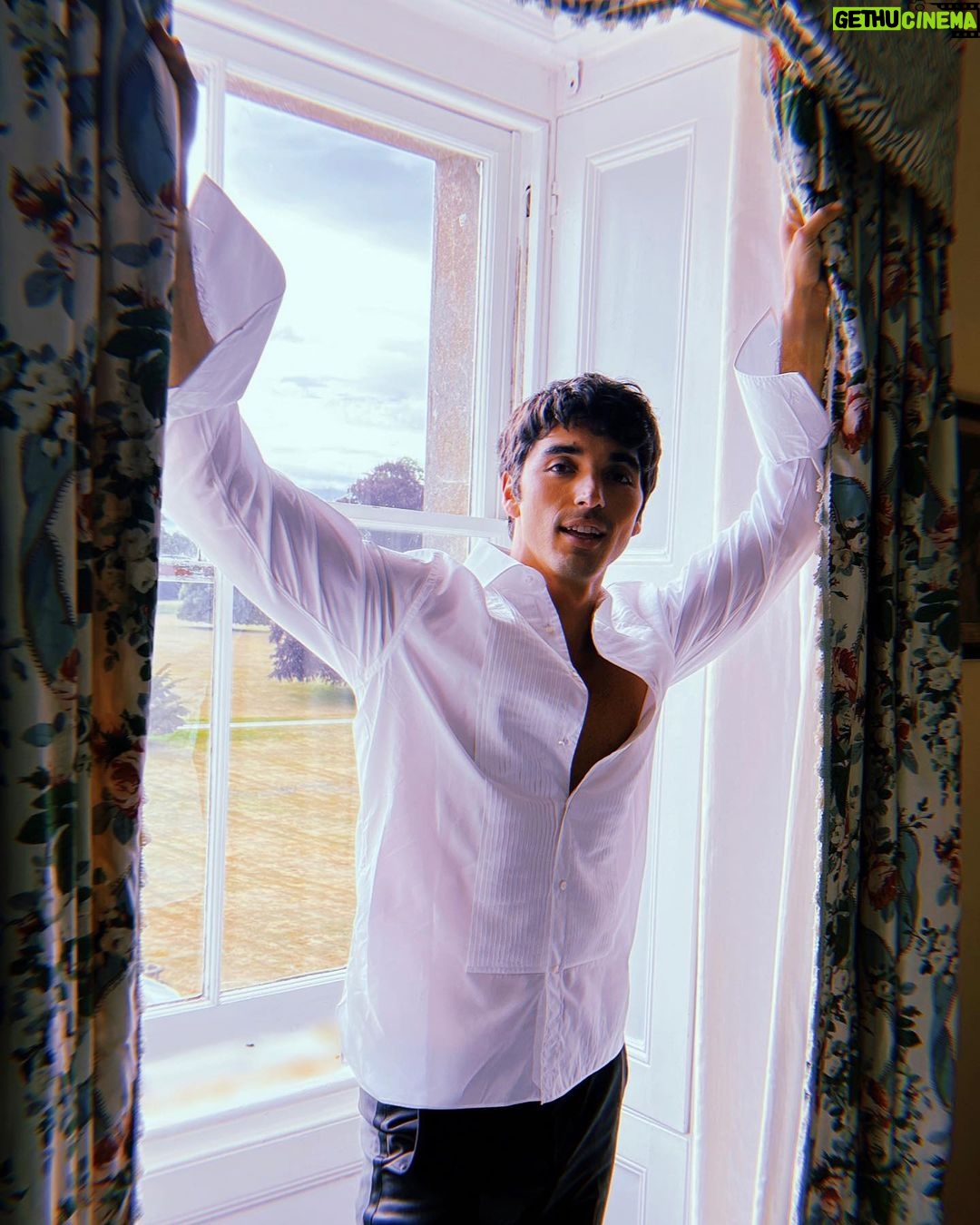 Taylor Zakhar Perez Instagram - Someone’s getting married, but it ain’t me. New York