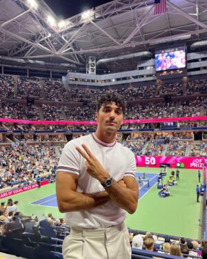 Taylor Zakhar Perez Instagram - My first Grand Slam evening with  @larocheposayusa , the official sunscreen partner of the US Open! Catch me on the pickle all court 🤘🏽

#larocheposaypartner 

Hmu: @jessica_o_ 
Fit: @jasonbolden