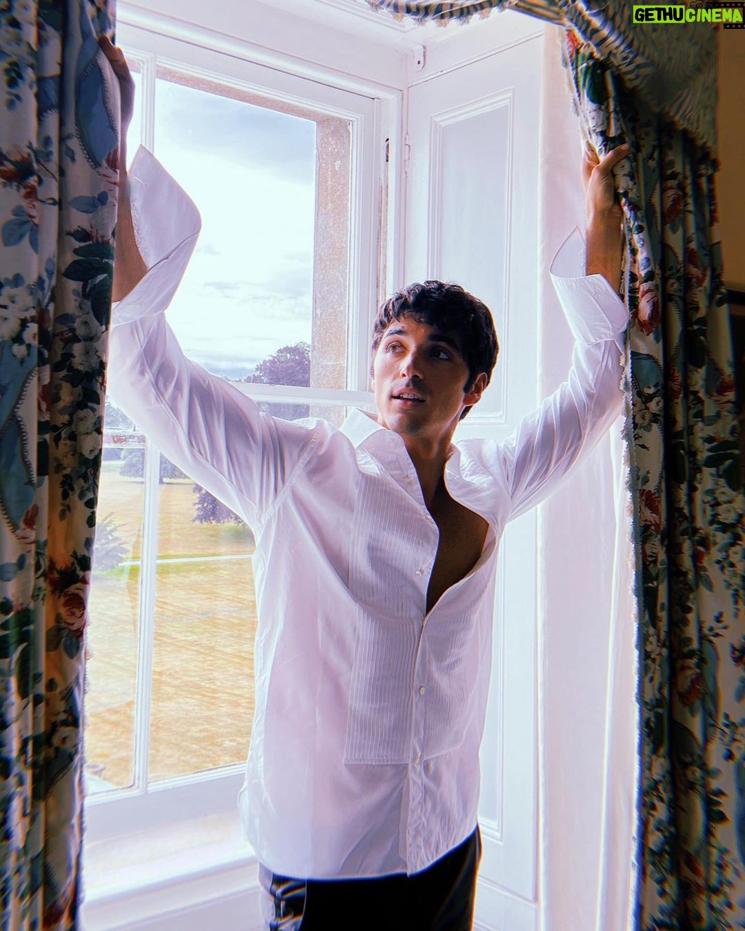 Taylor Zakhar Perez Instagram - Someone’s getting married, but it ain’t me. New York
