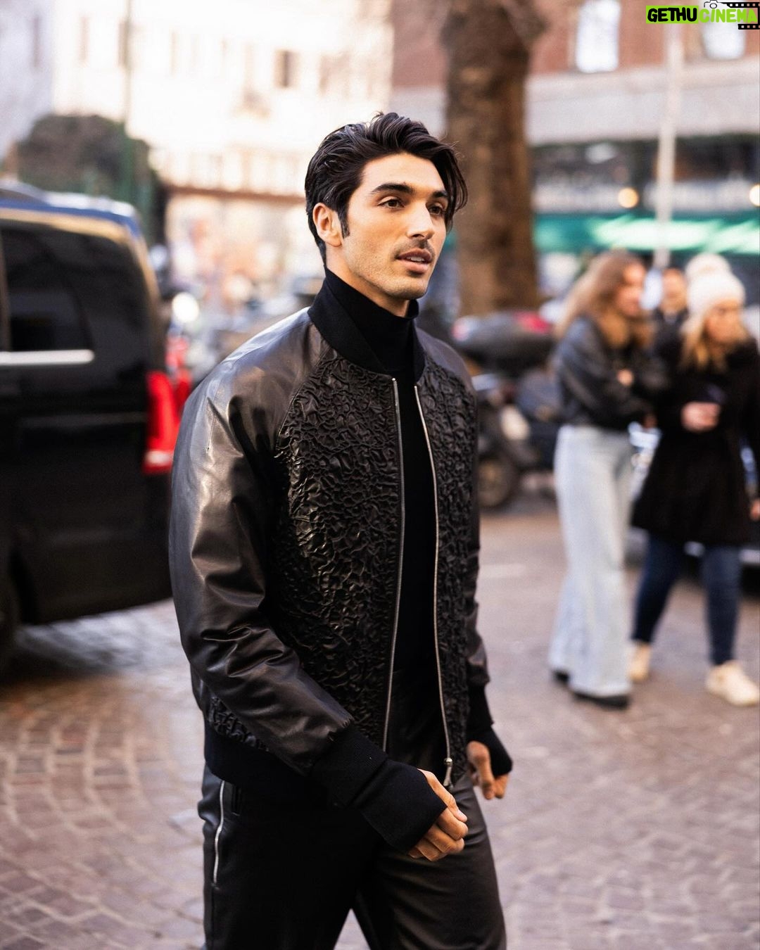 Taylor Zakhar Perez Instagram - Thanks for having me, Bo Ming. @kbhong_official You knocked it out of the 🏟️ Fit: @jasonbolden @kbhong_official Photos: @vincentpoetzsch @manuelbifari Groomer: @barikhalique Milan, Italy