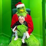 Tecia Torres Instagram - Merry Grinchmas 💚🎅🏼 she loved them both!