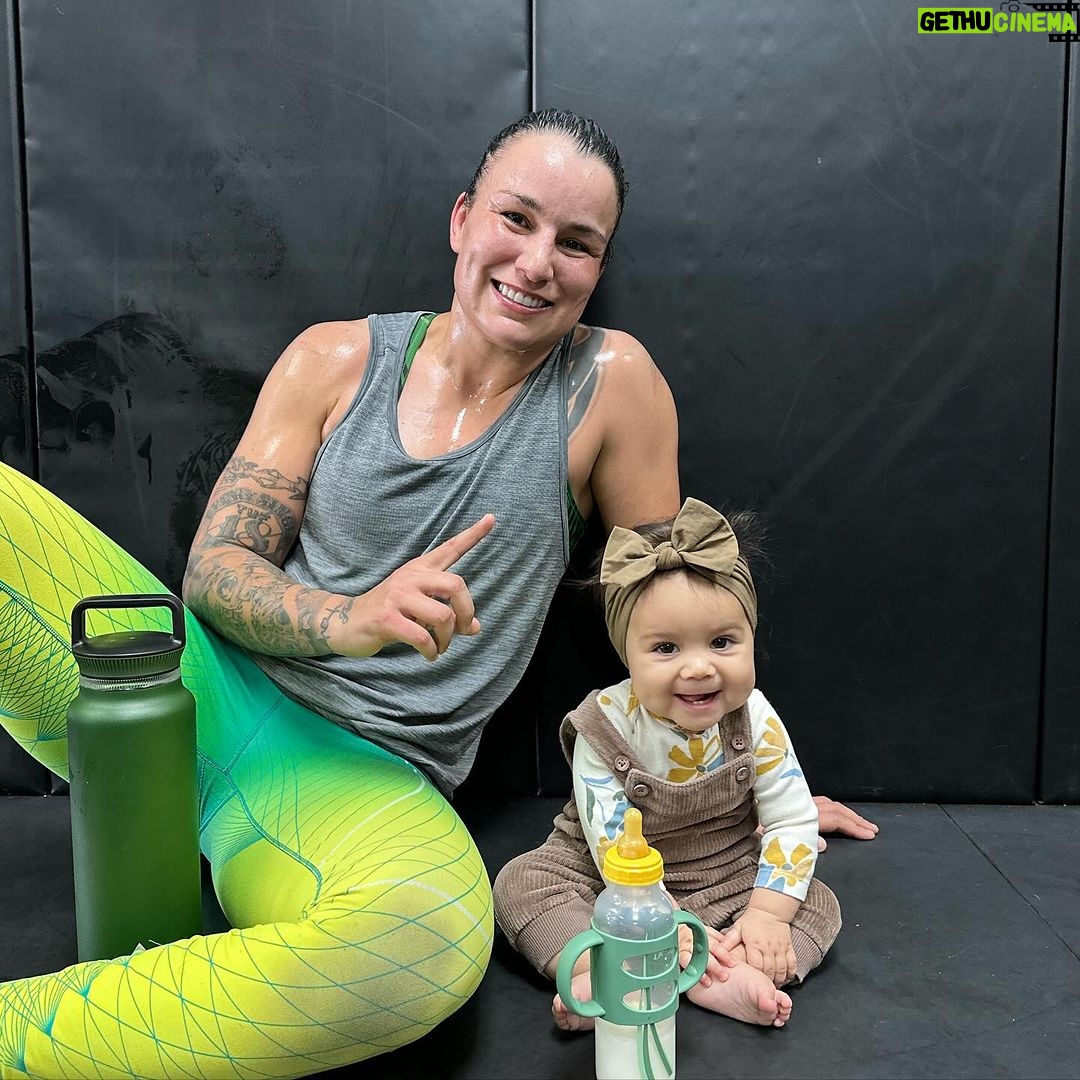 Tecia Torres Instagram - My Girls 💚 #RockNado #TeamRocky #TeamTiny #Training #Grappling #RoadBackToTheOctagon #ChampCamp #UFCToronto