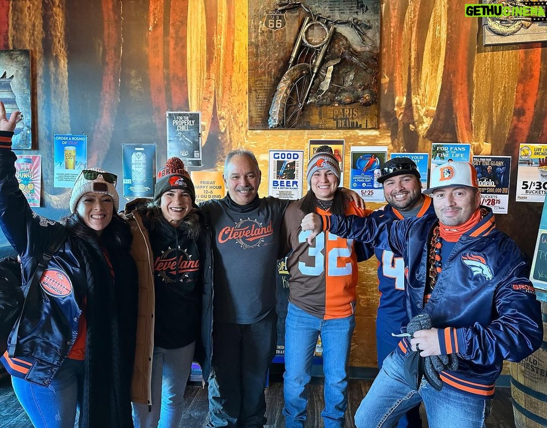 Tecia Torres Instagram - Sunday Funday with the familia ❤️🏈 Broncos vs Browns. LETS GO CLEVLAND 🤪 Denver Bronco Stadium