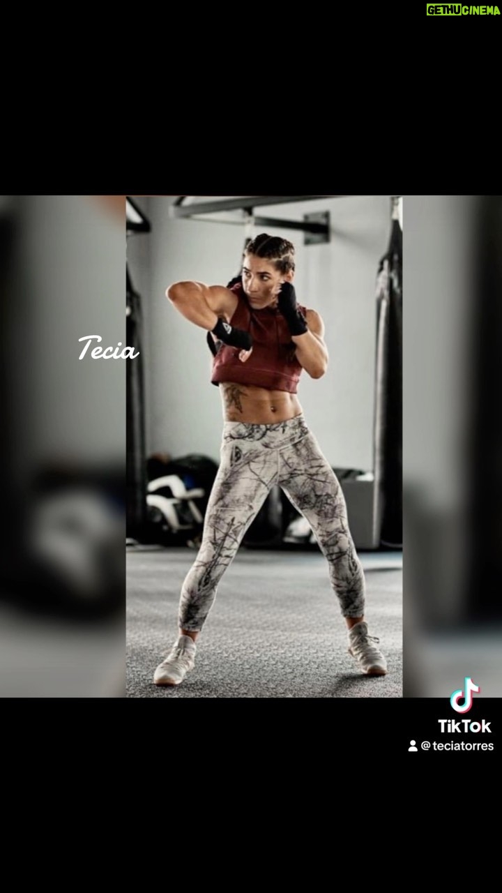 Tecia Torres Instagram - Hola 👋🏽 #TeamTiny #JourneyBackToTheOctagon #UFC #MMA #WhenDreamsBecomeReality