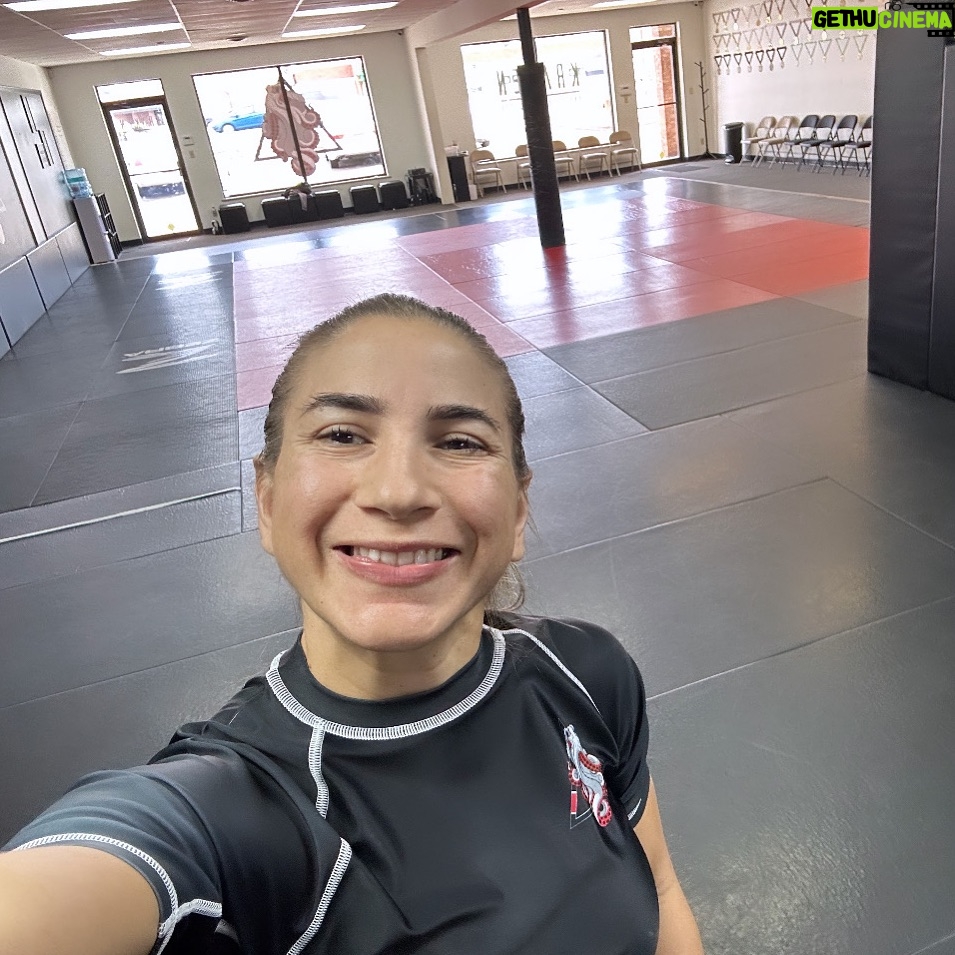 Tecia Torres Instagram - Hola 👋🏽 Me in my natural state and habitat ♥️ #Happy #JourneyBackToTheOctagon #TeamTiny #UFC Kraken BJJ & Fitness